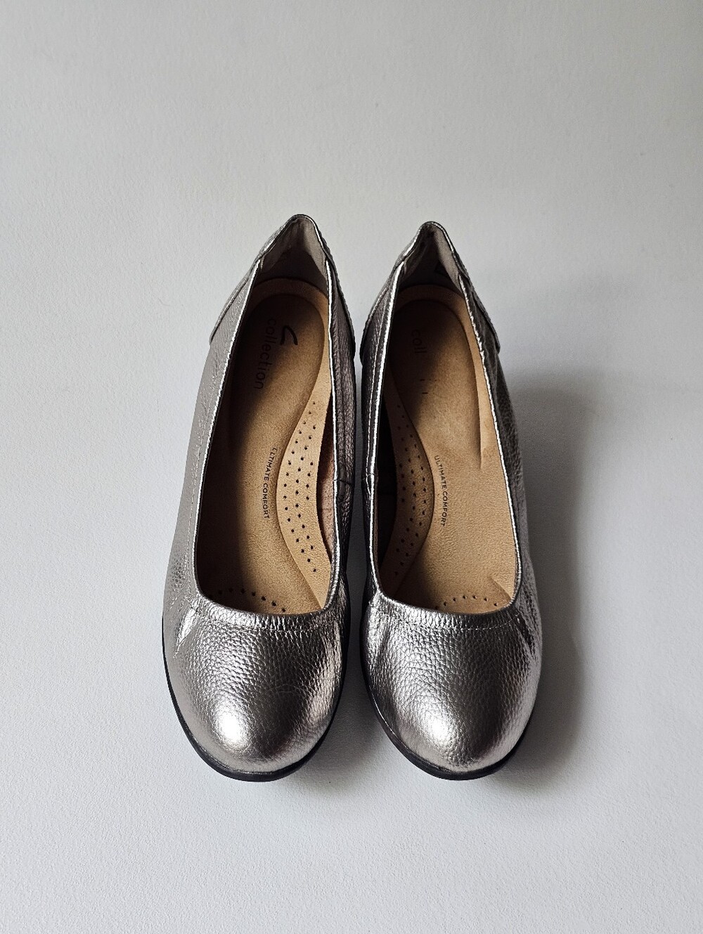 Clarks Collection Neiley Pearl Pewter Metallic Leather Block Heel Pumps 9.5 Wide - Picture 3 of 12